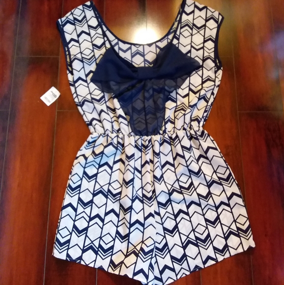 Charlotte Russe large romper - Picture 3 of 8
